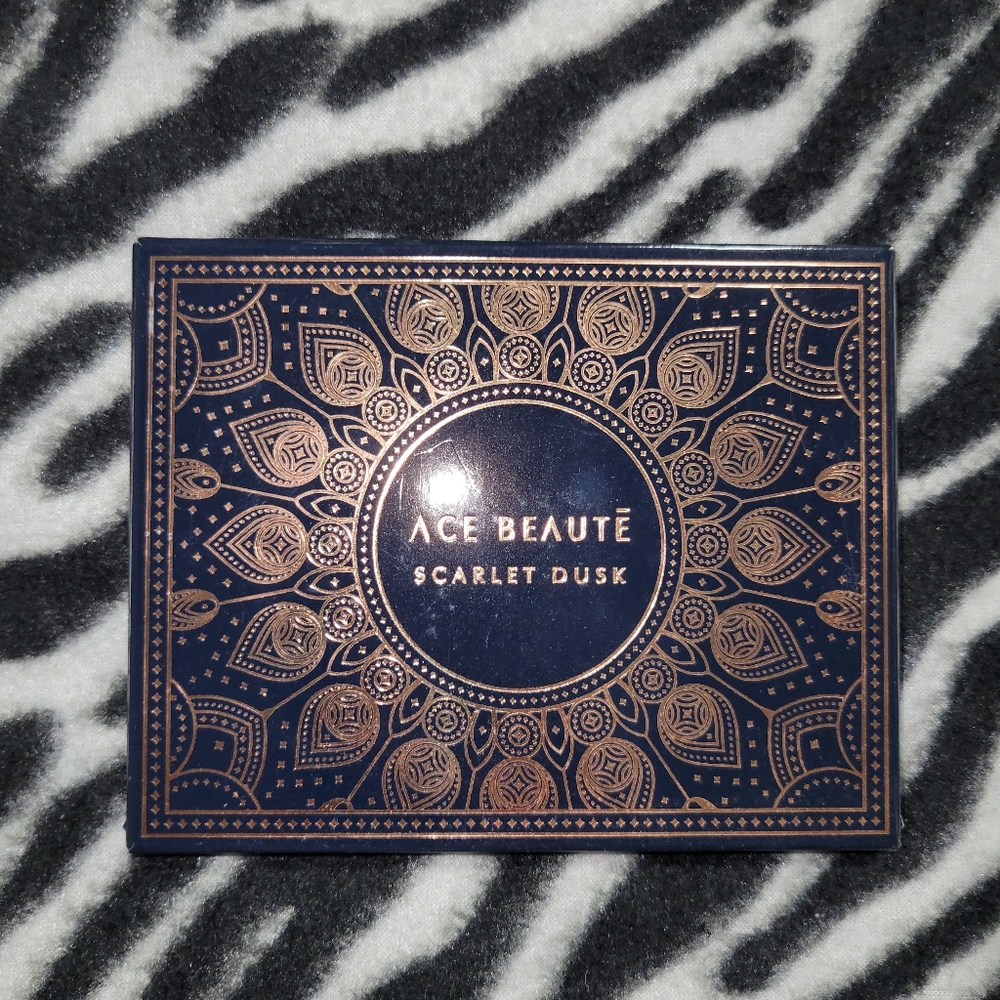 Ace beaute scarlet dusk pallet